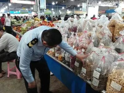 琼山区食药监局坚持逆行坚守为春节期间食品药品安全撑起保护伞